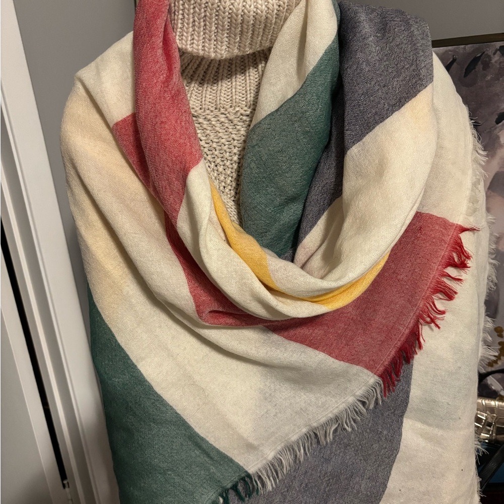 Elegant Multicolor Striped Scarf